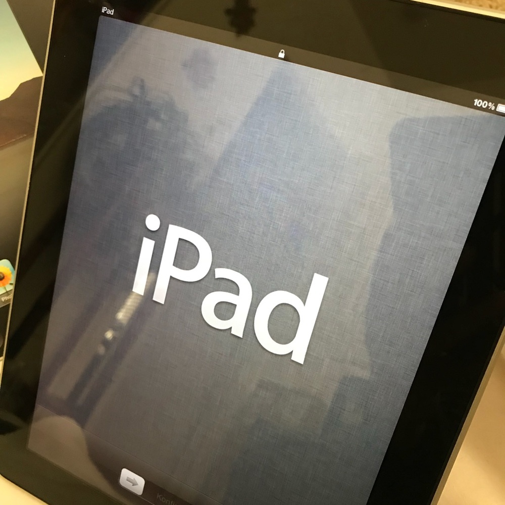 SOLD! Apple Ipad 1st generation 16GB WI-FI